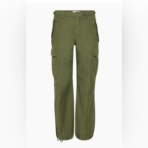 Aritzia TNA Supply Cargo Pant Size 4 in Green